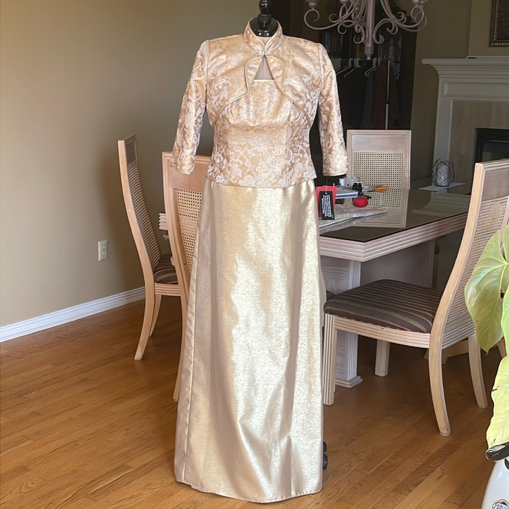 Three piece evening gown, or mother of the bride, never worn NWT